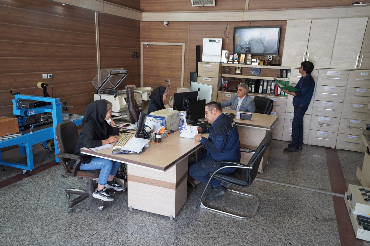 کدام دستگاه پرس پلاستیک را بخریم ؟ راهنمای خرید